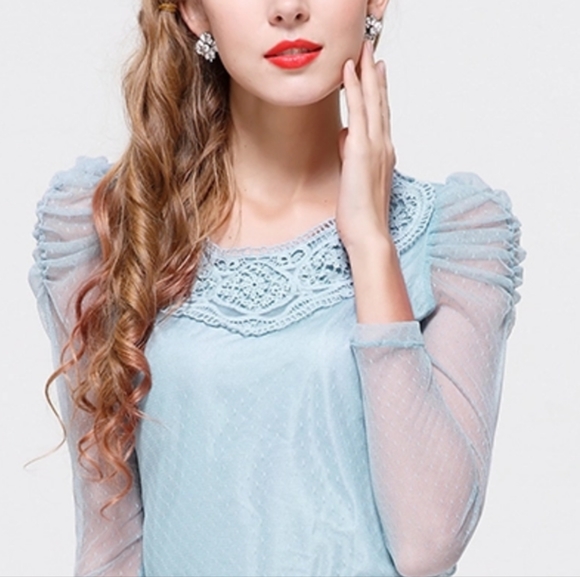 Lace blouse sheer gathered puff shoulder sleeves - Picture 10 of 10